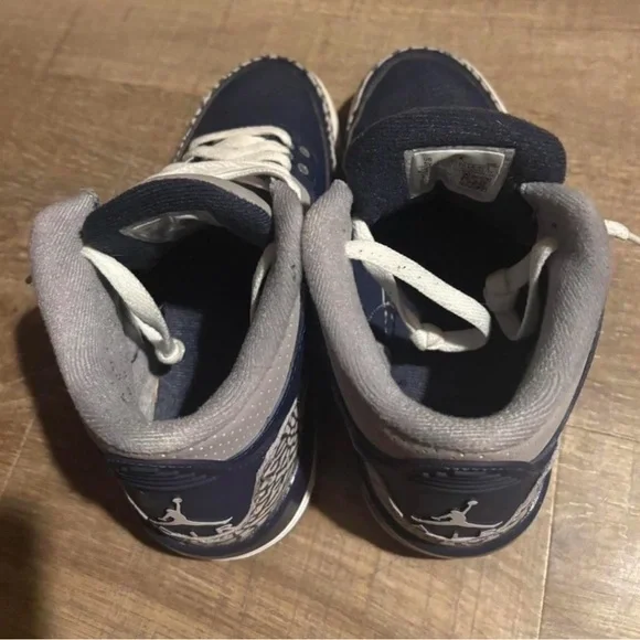 Jordan 3 Retro Georgetown 2021 - Picture 4 of 4